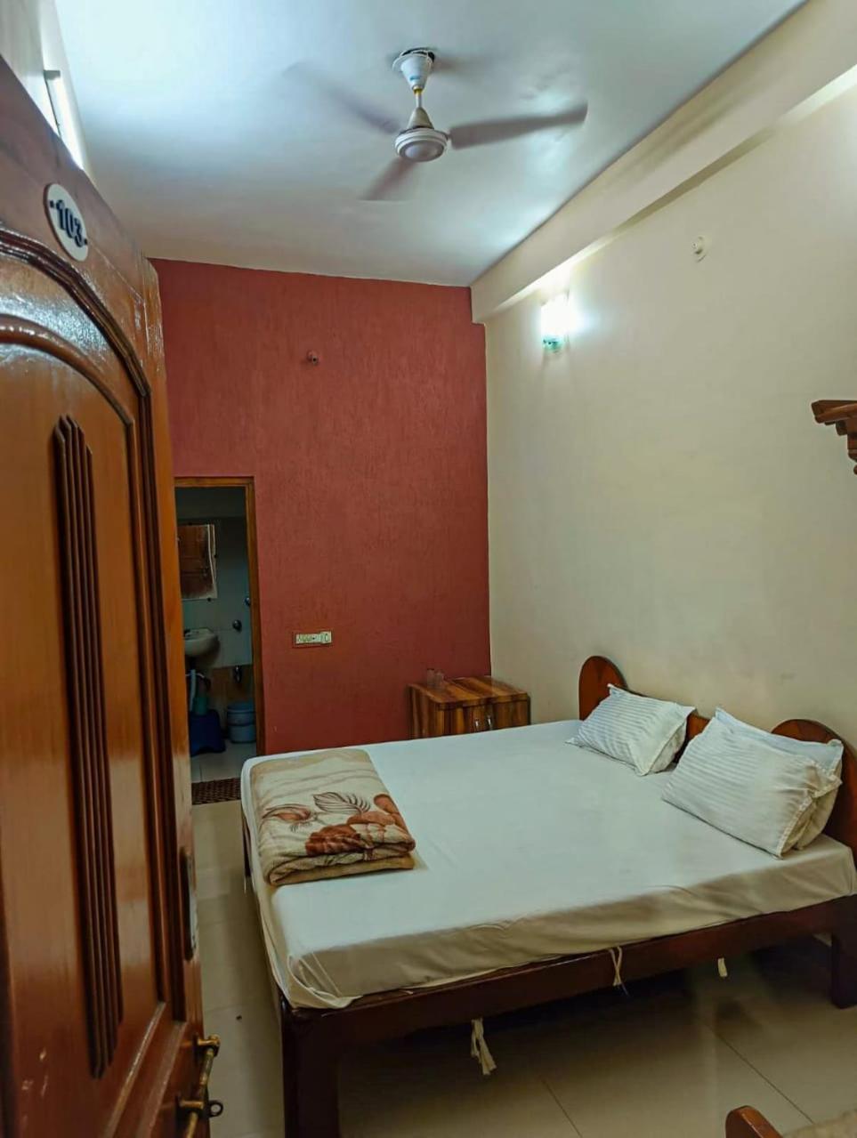 Hotel Pleasure Landmark Ujjain Exterior foto